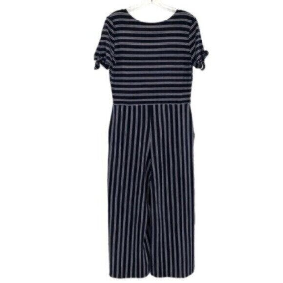 Jolt Women’s Black and White Striped Wide Leg Cropped Jumpsuit - Picture 6 of 11